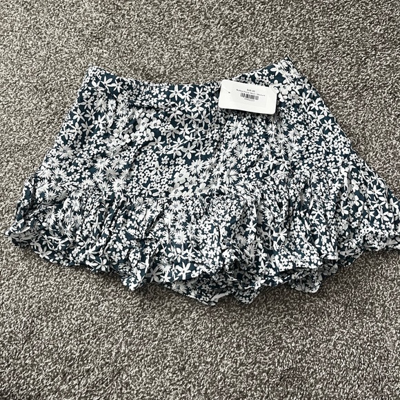 Floral Ruffle Mini Skort - Picture 2 of 6